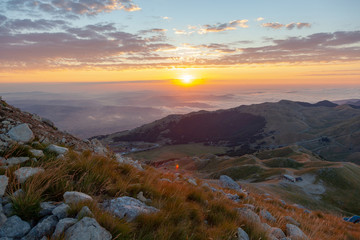 tramonto, cielo, montagna, paesaggio, alba, natura, nube, sole, mattina, azzurro, panorama, collina, annebbiare, crepuscolo, luce diurna, bella, bellezza, veduta, sera, foresta, viaggiare, luce