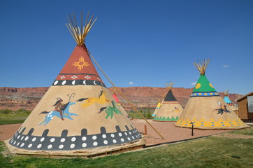 TIPIS CAPITOL REEF NATIONAL PARK (UTAH) USA © THIERRY