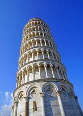 Fototapeta na wymiar Day view of the Leaning Tower of Pisa campanile in Tuscany, Italy