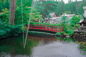 朱塗りの橋