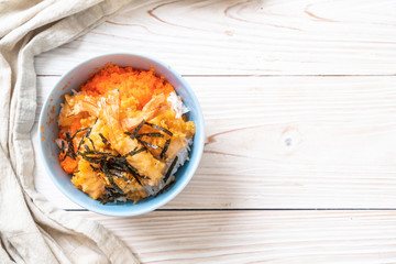 shrimps tempura rice bowl with shrimp egg and seaweed