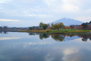 秋の岩木山と津軽富士見湖(2)