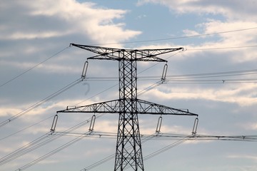 PYLONE ELECTRIQUE HAUTE TENSION