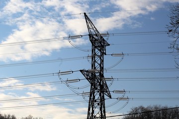 PYLONE ELECTRIQUE HAUTE TENSION
