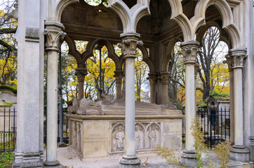 Fototapeta premium Pere Lachaise cemetery in Paris, France