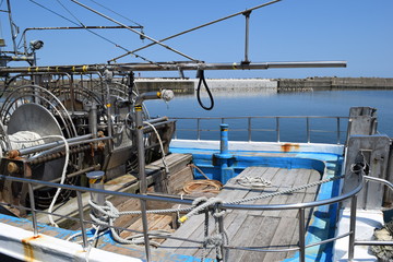 漁港に停泊中の漁船