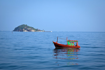 Fototapeta premium boat in the sea