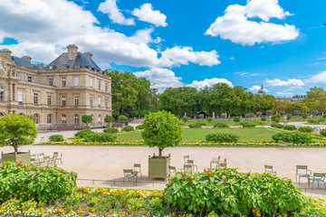 Fototapeta premium Paris, the Senat in the Luxembourg garden, french institution, beautiful building in summer
