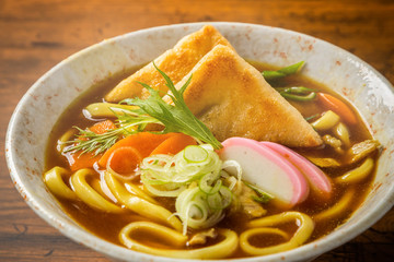 カレーうどん　 Udon noodles in a hot, thick curry soup
