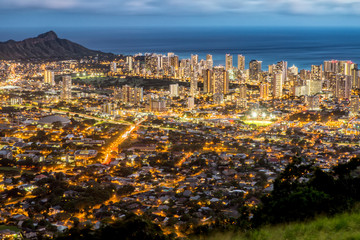 Obraz premium Honolulu from the Tentalus Drive, Oahu, Hawaii