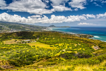 Fototapeta na wymiar Panoramic View over Diamond Head Crater o Oahu, Hawaii