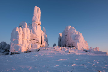 Ostantsy - an isolated array of rock, remaining after the destruction of the unstable part: the formation, weathering, rock remnants. Yakutia. Russia