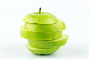 Fototapeta na wymiar green apple sliced isolated on white background