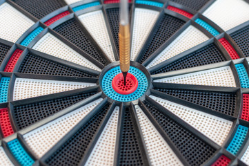 dart arrows in center of board