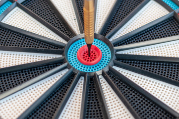 dart arrows in center of board