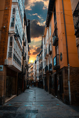 Fototapeta na wymiar Calle del Casco Viejo, en Vitoria