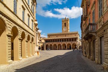 Piazza del Popolo, Offida