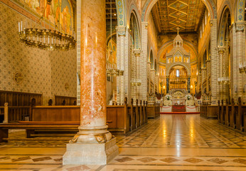 Obraz premium Pecs, Hungary - October 06, 2018: The interior of the Cathedral. Peter and Paul.