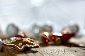 Boże Narodzenie - rozmyte tło z dekoracjami świątecznymi: bombkami, światełkami, gwiazdkami - obrazy, fototapety, plakaty