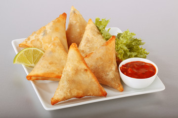 INDIAN SAMOSA        CLOSE UP FOOD IMAGE