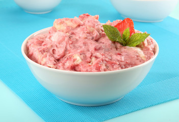 ETON MESS             CLOSE UP FOOD IMAGE
