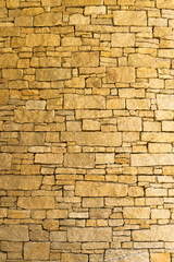 石を積み上げた城壁