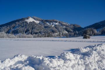 Fototapeta na wymiar Winter im Pillerseetal