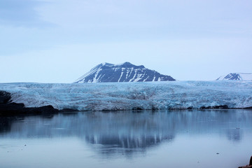 Fototapeta na wymiar spitzbergen,norwegen,svalbard,eisgletscher,
