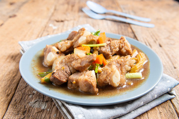 Pork spare rib stir fried with soy sauce and black pepper