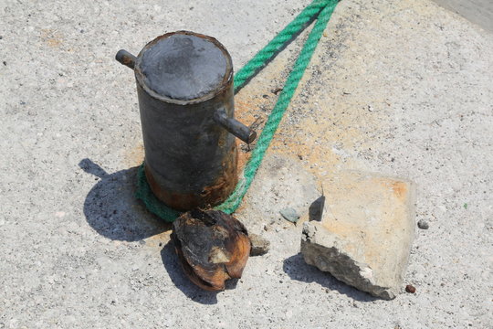 Tau im Hafen