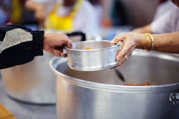 Hunger problems of the poor have been donated food to reduce hunger : the concept of hunger