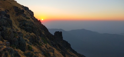 Fototapeta premium sunrise girnar hills gujrat