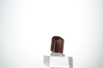 Turmalin, Rot, Rubelith, Natürliche Endung, Brasilien, Edelstein, Mineral, 