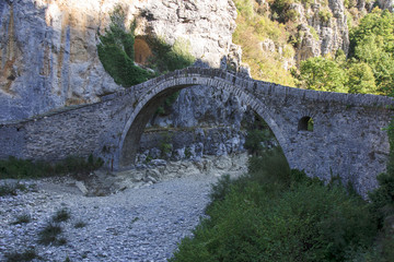 Fototapeta na wymiar Bridge in Zagoria