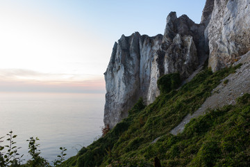Klippen bei Möns Klint kurz nach Sonnenaufgang