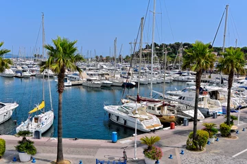 Foto auf Acrylglas Tor Hafen von Cavalaire-sur-Mer, Gemeinde im Département Var in der Region Provence-Alpes-Französische Riviera (Côte d& 39 Azur) im Südosten Frankreichs.