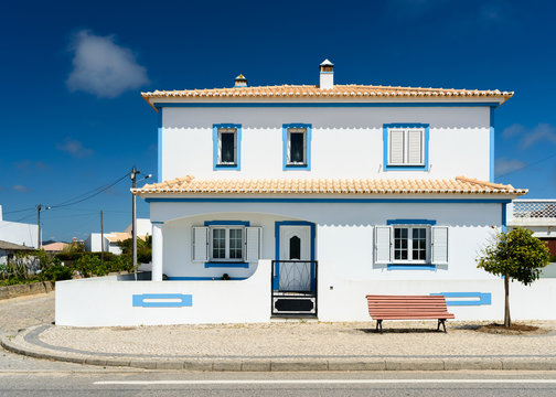 Residential building house in Rogil, Portugal