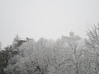 Torla- Ordesa. Puerta de entrada al parque Nacional de Ordesa y Monte perdido Pirineos, España. Estampa Navideña 