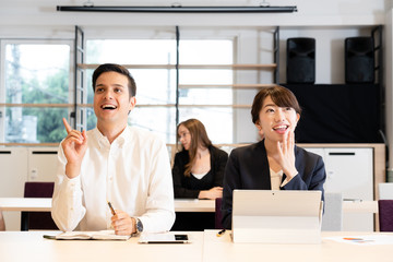 男性と女性のオフィスイメージ