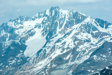 Fototapeta na wymiar View from Alps Karlesjoch mountain