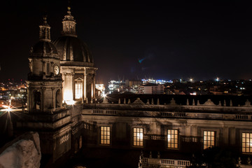 Fototapeta na wymiar Rooftops of Catania at night