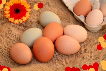 bio eier auf sackleinen