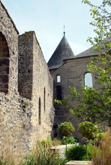 Fototapeta na wymiar Ville de Mayenne, vestiges dans la ville, département de la Mayenne, France