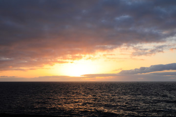 Sonnenaufgang im Meer