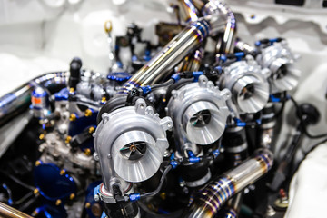 Fototapeta premium Wysoce precyzyjny silnik samochodu mięśniowego, dostosowany silnik samochodu wyścigowego