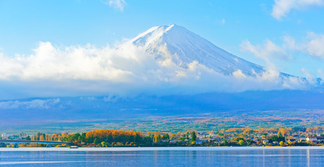 Naklejka premium View of the Mount Fuji from Lake Kawaguchi in autumn in Japan.