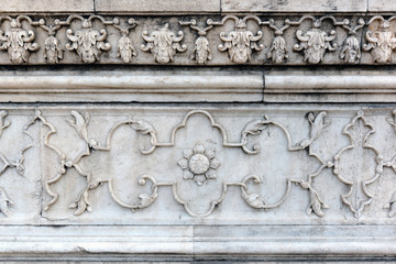 Red Fort, decoration on white marble in Diwan i Khas. It was constructed of white marble, inlaid with precious stones. New Delhi, India