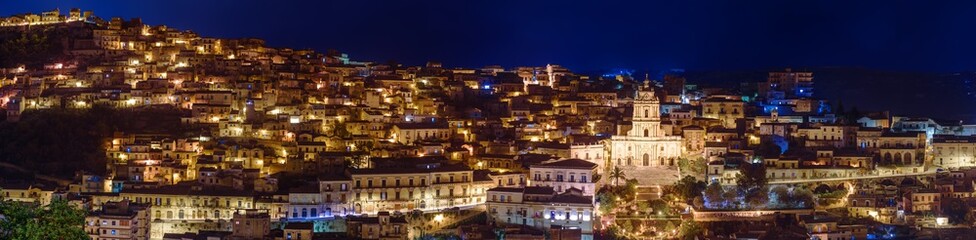 Night view of the old town centre of Modica, Sicily, Italy - obrazy, fototapety, plakaty