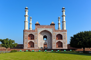 The rear view of the famous Akbar Tomb in Agra, India - obrazy, fototapety, plakaty