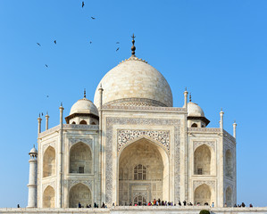 Fototapeta na wymiar Close up of the majestic Taj Mahal in India